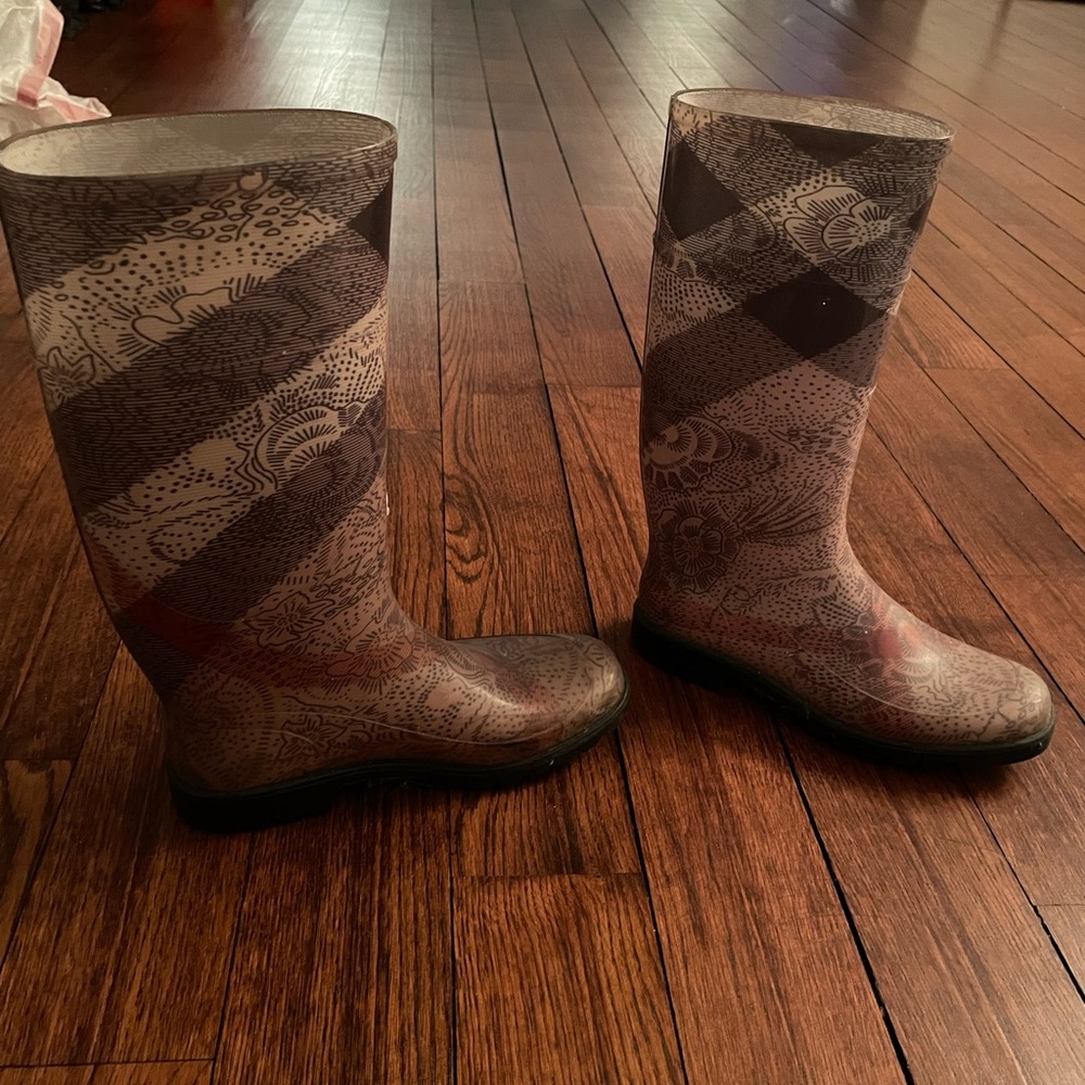 Burberry Rainboots